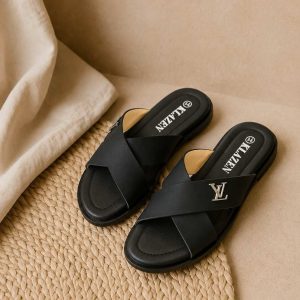 Lv Cross Black Slipper